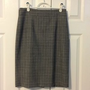 Banana Republic B&W Plaid Pencil Skirt